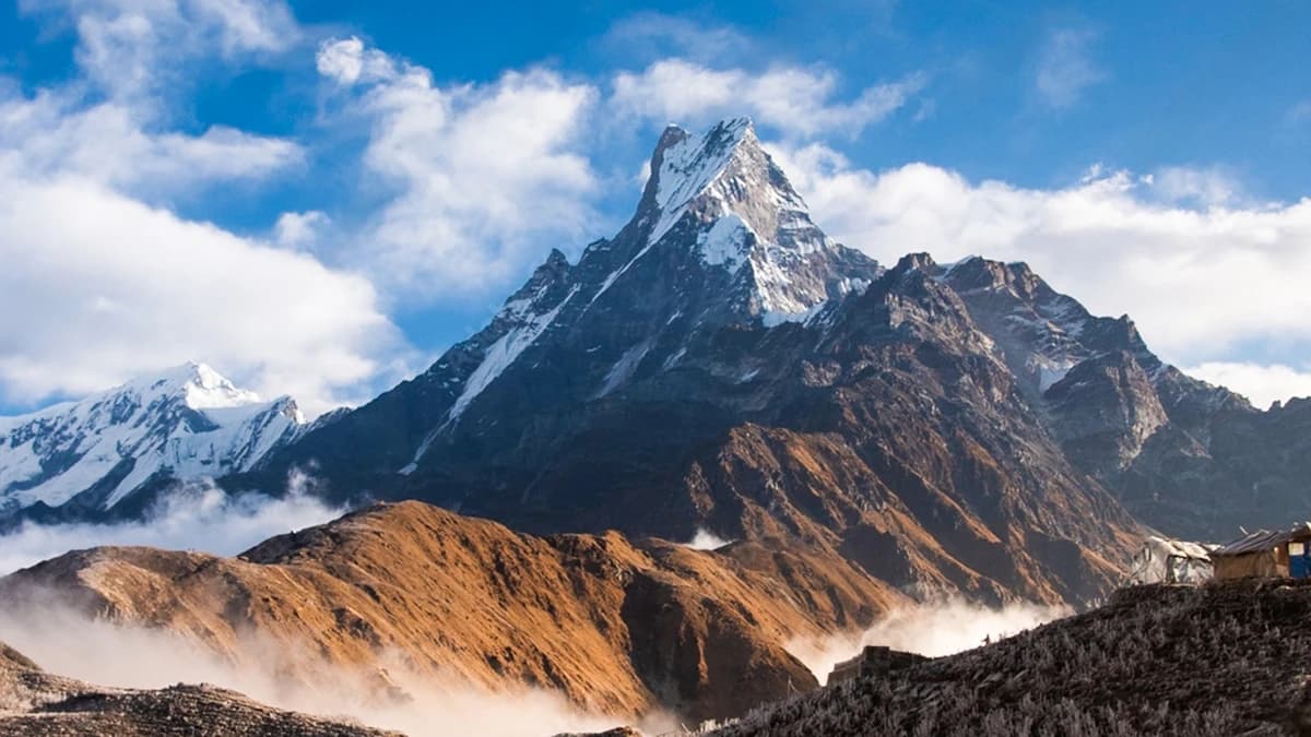 Mt. Fishtail from Mardi View Point