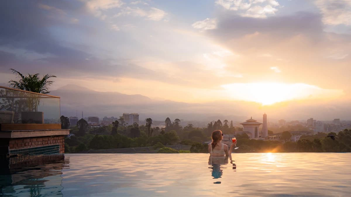 Kathmandu Pokhara Dhampus Sarangkot Chitwan luxury tour