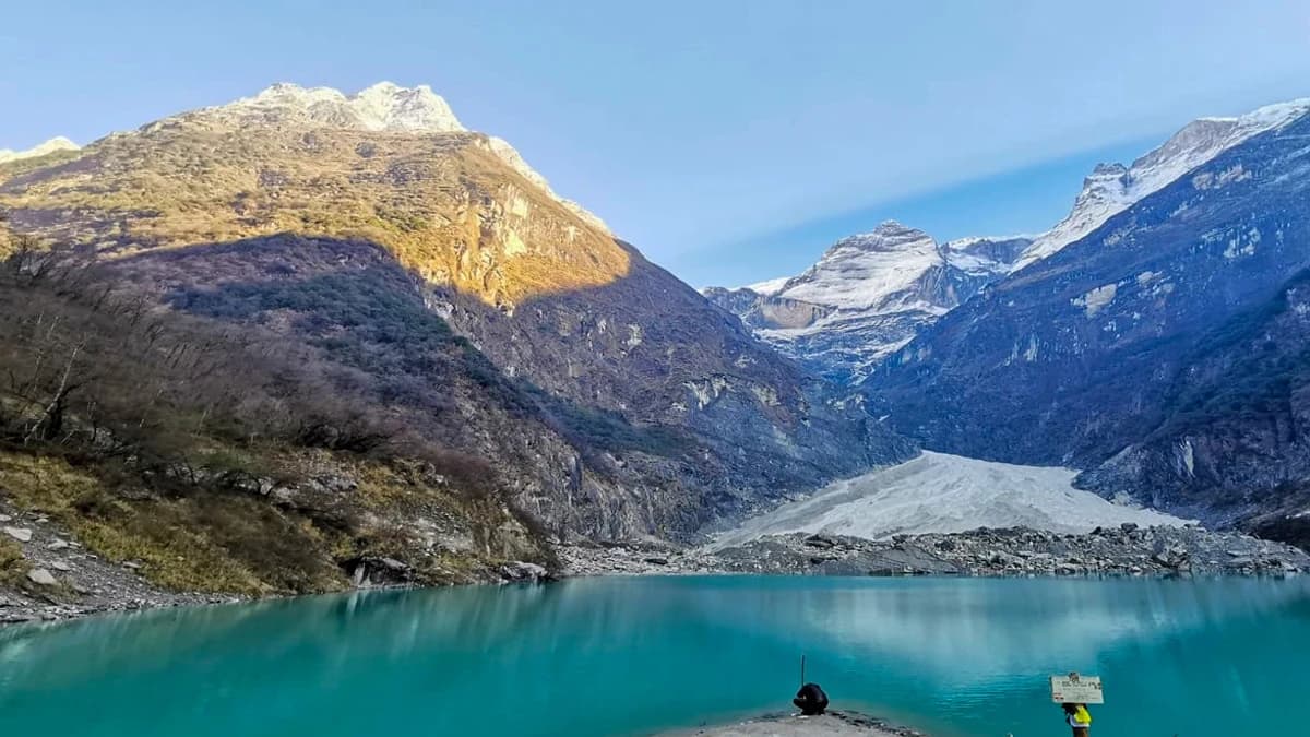 Sikles Kapuche Lake Trek